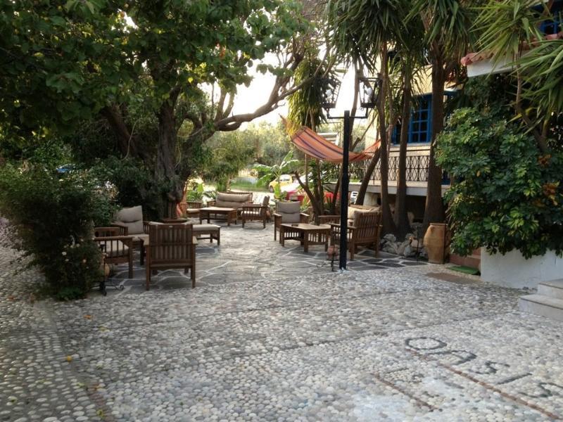Oasis Hotel Bungalows Afandou Rhodes Екстериор снимка